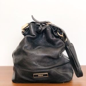 DKNY soft pebble leather bucket bag (black)